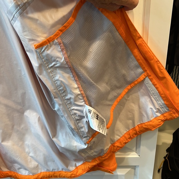 Helly Hansen Rain Jacket - Picture 6 of 8